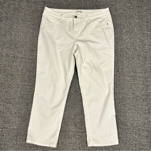 St. John's Bay White Cropped Jeans